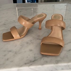 Vince Camuto Nude Sandals Size 7
